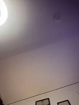 Laurabuu  online show from December 2025 03:47:01 AM