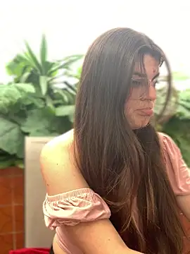 Snapshot of Scarletts_Boobs chatting on November 2025 07:39:02 PM Scarletts Boobs online show from November 2025 07:39:02 PM