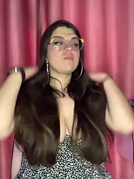 Snapshot of Scarletts_Boobs chatting on November 2025 08:35:02 PM Scarletts Boobs online show from November 2025 08:35:02 PM