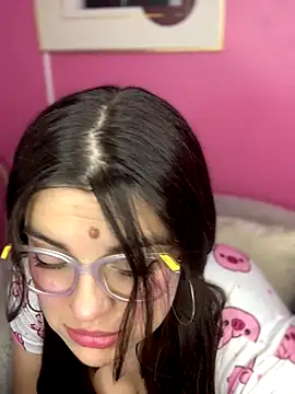 Snapshot of Scarletts_Boobs chatting on December 2025 08:40:01 PM Scarletts Boobs online show from December 2025 08:40:01 PM