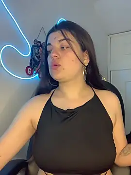 Snapshot of Scarletts_Boobs chatting on December 2025 08:13:02 PM Scarletts Boobs online show from December 2025 08:13:02 PM