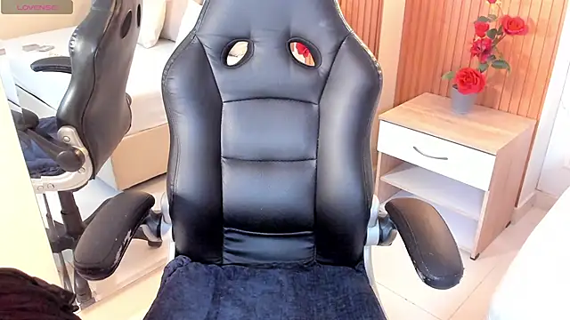 Snapshot of samantha_quinnn chatting on December 2025 08:38:02 PM samantha quinnn online show from December 2025 08:38:02 PM