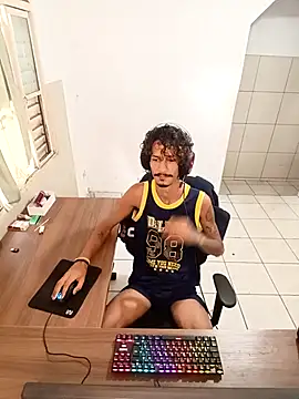 Snapshot of theyllorwillian chatting on November 2025 10:29:01 AM theyllorwillian online show from November 2025 10:29:01 AM