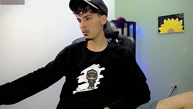 Snapshot of Yankeee_ chatting on December 2025 03:48:01 AM Yankeee online show from December 2025 03:48:01 AM