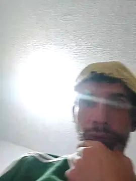 Snapshot of Surf_boy8 chatting on November 2025 06:25:02 AM Surf boy8 online show from November 2025 06:25:02 AM