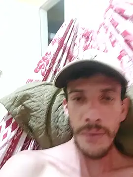 Snapshot of Surf_boy8 chatting on December 2025 03:04:01 AM Surf boy8 online show from December 2025 03:04:01 AM