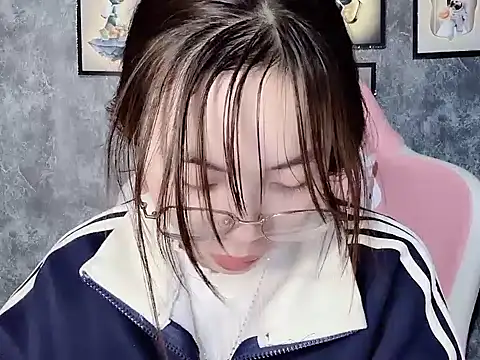 Snapshot of Aria5999 chatting on December 2025 06:26:01 PM Aria5999 online show from December 2025 06:26:01 PM