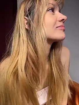 Snapshot of __PrettyWoman__ chatting on December 2025 02:21:01 AM PrettyWoman online show from December 2025 02:21:01 AM