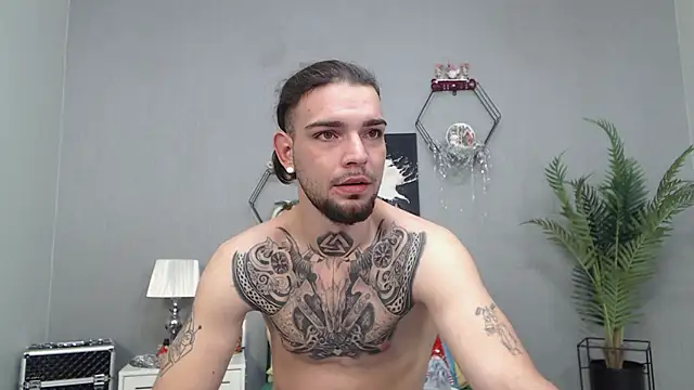 Snapshot of KaneHunter chatting on December 2025 04:07:02 AM KaneHunter online show from December 2025 04:07:02 AM