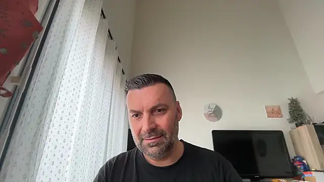 coolsmith81 online show from June 2026 07:22:01 AM