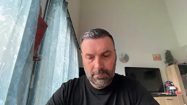 Snapshot of coolsmith81 chatting on June 2026 07:17:02 AM coolsmith81 online show from June 2026 07:17:02 AM