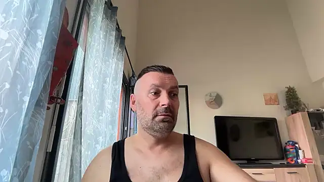 Snapshot of coolsmith81 chatting on June 2026 08:30:02 AM coolsmith81 online show from June 2026 08:30:02 AM