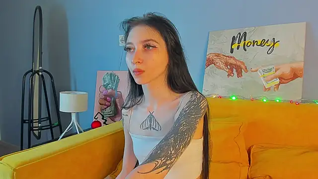 Snapshot of Ellen_Hops chatting on December 2025 04:43:02 AM Ellen Hops online show from December 2025 04:43:02 AM