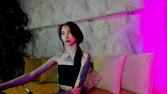 Snapshot of Ellen_Hops chatting on April 2026 08:57:02 AM Ellen Hops online show from April 2026 08:57:02 AM