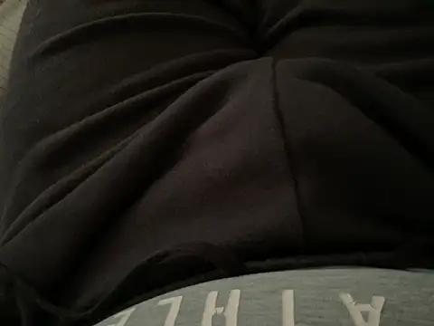 erdestruttor18 online show from April 2026 12:41:02 PM