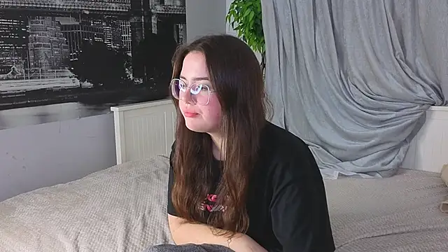 Snapshot of BettyWatkins chatting on November 2025 10:46:01 PM BettyWatkins online show from November 2025 10:46:01 PM