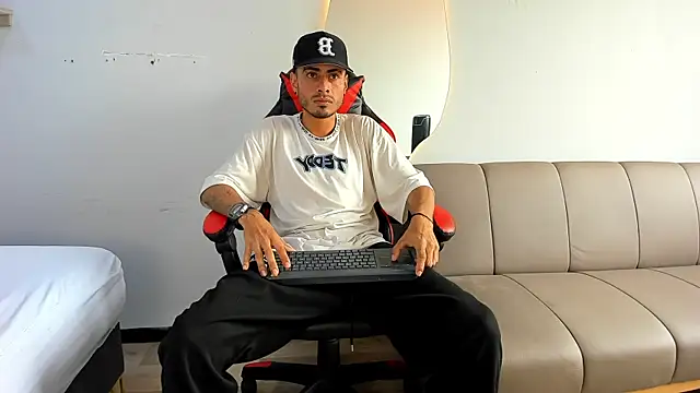 MatthewCullen online show from December 2025 07:32:01 PM