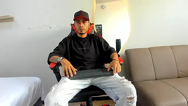 MatthewCullen online show from December 2025 07:21:02 PM