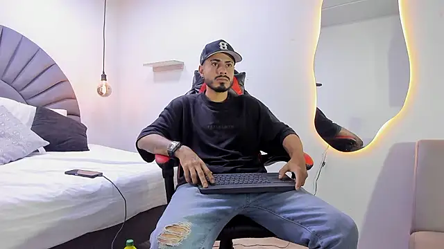 MatthewCullen online show from February 2026 04:33:02 AM