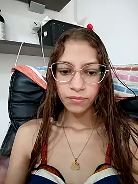 Vanneskk online show from December 2025 01:30:01 PM