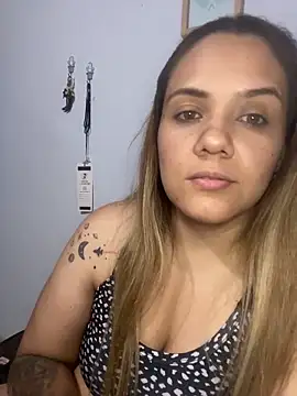 LoreinnFox online show from April 2026 05:18:02 AM