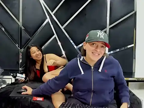 Snapshot of Alyssa_Noah chatting on December 2025 04:18:02 AM Alyssa Noah online show from December 2025 04:18:02 AM