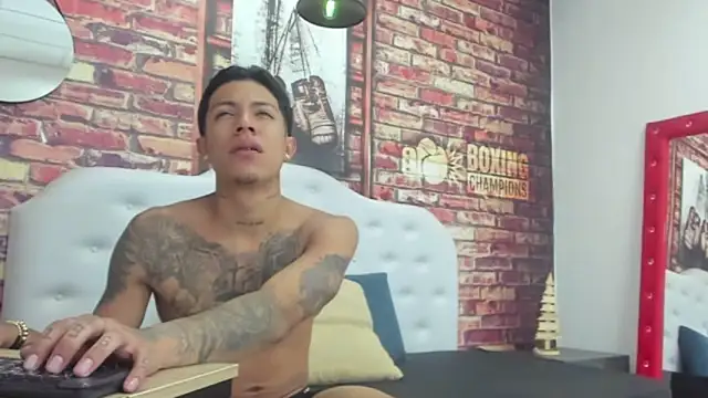 brian tattoo online show from December 2025 09:10:02 PM