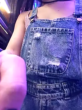 Taylor  Swiftt online show from February 2026 12:28:01 AM