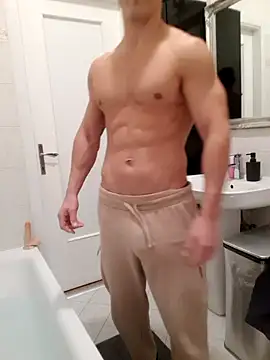 Snapshot of Galanti chatting on December 2025 07:46:02 AM Galanti online show from December 2025 07:46:02 AM