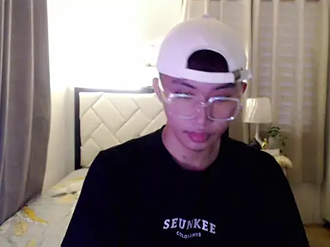 asiantwink0000 online show from February 2026 09:23:02 AM