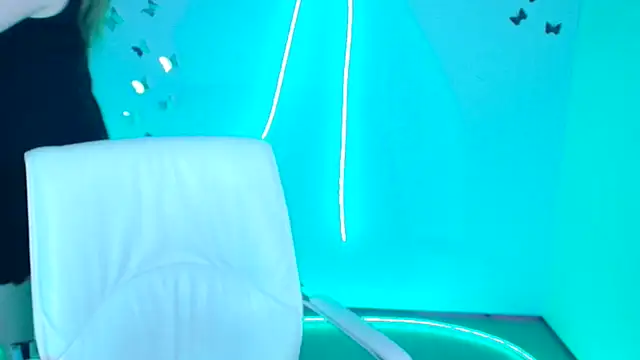 Amanda Swannn online show from January 2026 07:00:01 AM