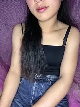 Snapshot of Mayli2x chatting on December 2025 12:53:02 PM Mayli2x online show from December 2025 12:53:02 PM