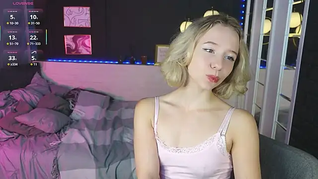 Snapshot of Tiffany__May chatting on December 2025 01:49:02 PM Tiffany May online show from December 2025 01:49:02 PM