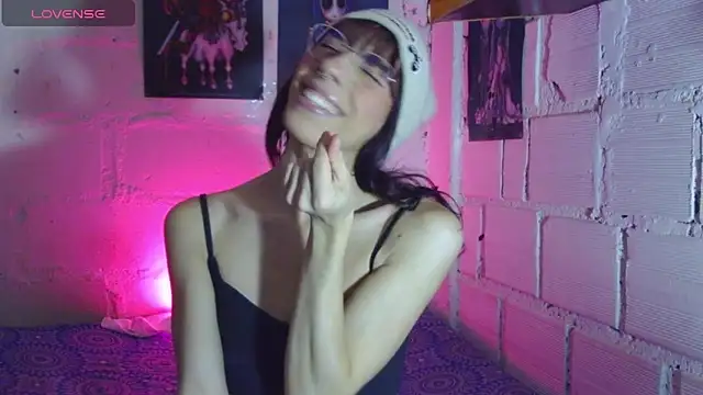 Snapshot of kattycat__ chatting on December 2025 05:05:01 AM kattycat online show from December 2025 05:05:01 AM