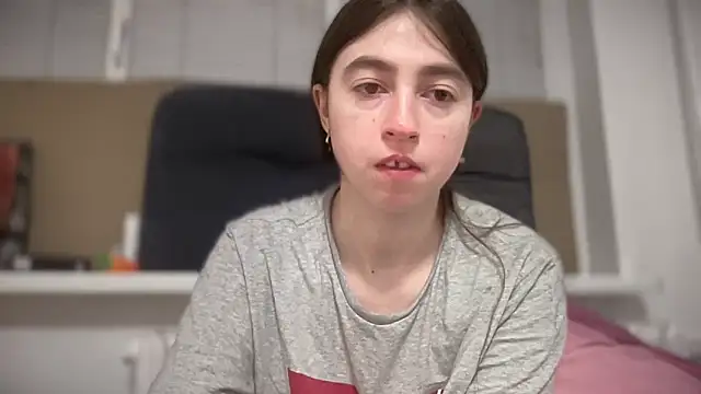 Aphr0ditee online show from March 2026 11:32:02 PM