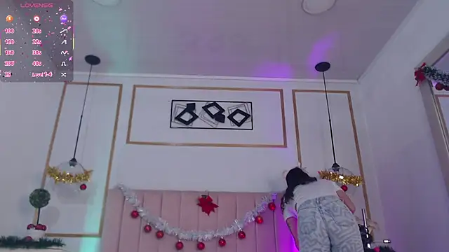 Snapshot of IsabellaCherryX chatting on December 2025 11:09:01 PM IsabellaCherryX online show from December 2025 11:09:01 PM