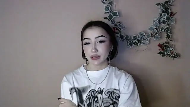 Snapshot of Sweeet_Sss chatting on December 2025 02:44:02 PM Sweeet Sss online show from December 2025 02:44:02 PM