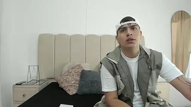 Snapshot of TomasANDalejo chatting on December 2025 12:43:02 PM TomasANDalejo online show from December 2025 12:43:02 PM