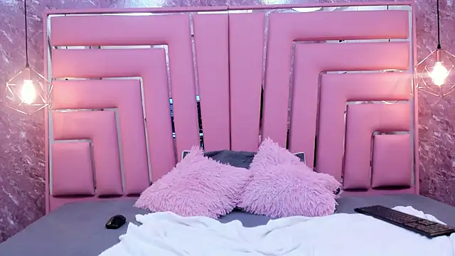 Snapshot of HOTTIE_MIA_ chatting on December 2025 07:19:02 PM HOTTIE MIA online show from December 2025 07:19:02 PM