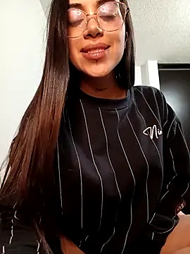 Snapshot of Violett__Rose chatting on December 2025 02:16:02 AM Violett Rose online show from December 2025 02:16:02 AM