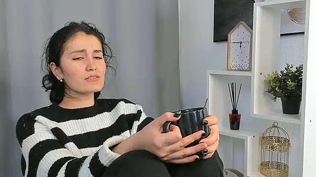 Snapshot of GilmaFaurot chatting on November 2025 02:42:02 PM GilmaFaurot online show from November 2025 02:42:02 PM