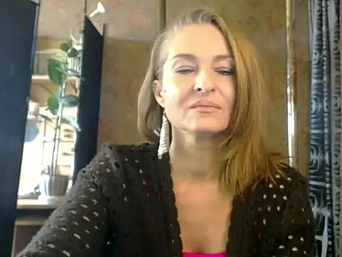 Soniakiss online show from March 2026 01:44:02 PM