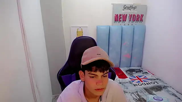 Snapshot of Lil_babyyy_ chatting on November 2025 03:21:02 AM Lil babyyy online show from November 2025 03:21:02 AM