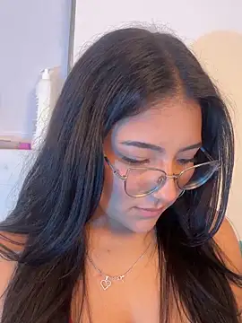 Dafne se online show from February 2026 02:53:01 AM