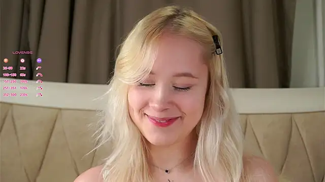 AunclreaVache online show from February 2026 02:14:01 PM