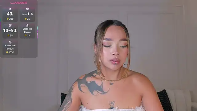 Snapshot of AmbarOwens chatting on December 2025 04:42:02 AM AmbarOwens online show from December 2025 04:42:02 AM