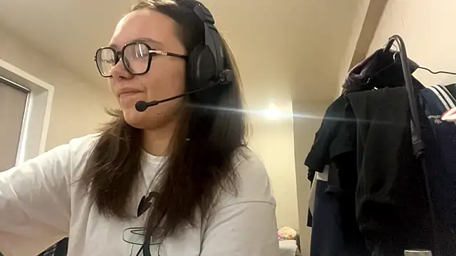 Snapshot of KerriMcbreen chatting on December 2025 03:16:02 AM KerriMcbreen online show from December 2025 03:16:02 AM