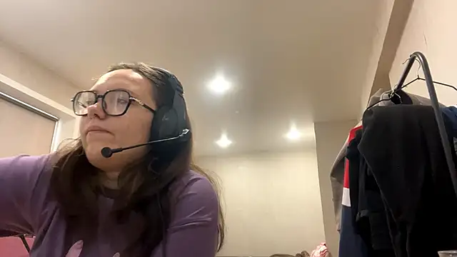 Snapshot of KerriMcbreen chatting on December 2025 04:32:01 AM KerriMcbreen online show from December 2025 04:32:01 AM