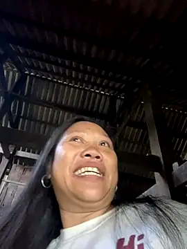 Snapshot of LeoPet2x chatting on December 2025 12:48:01 AM LeoPet2x online show from December 2025 12:48:01 AM