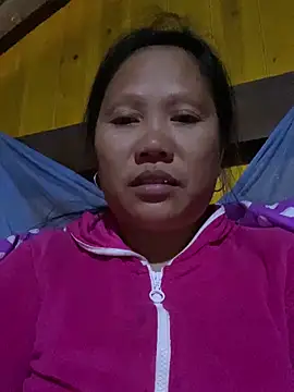 Snapshot of LeoPet2x chatting on December 2025 01:00:01 AM LeoPet2x online show from December 2025 01:00:01 AM